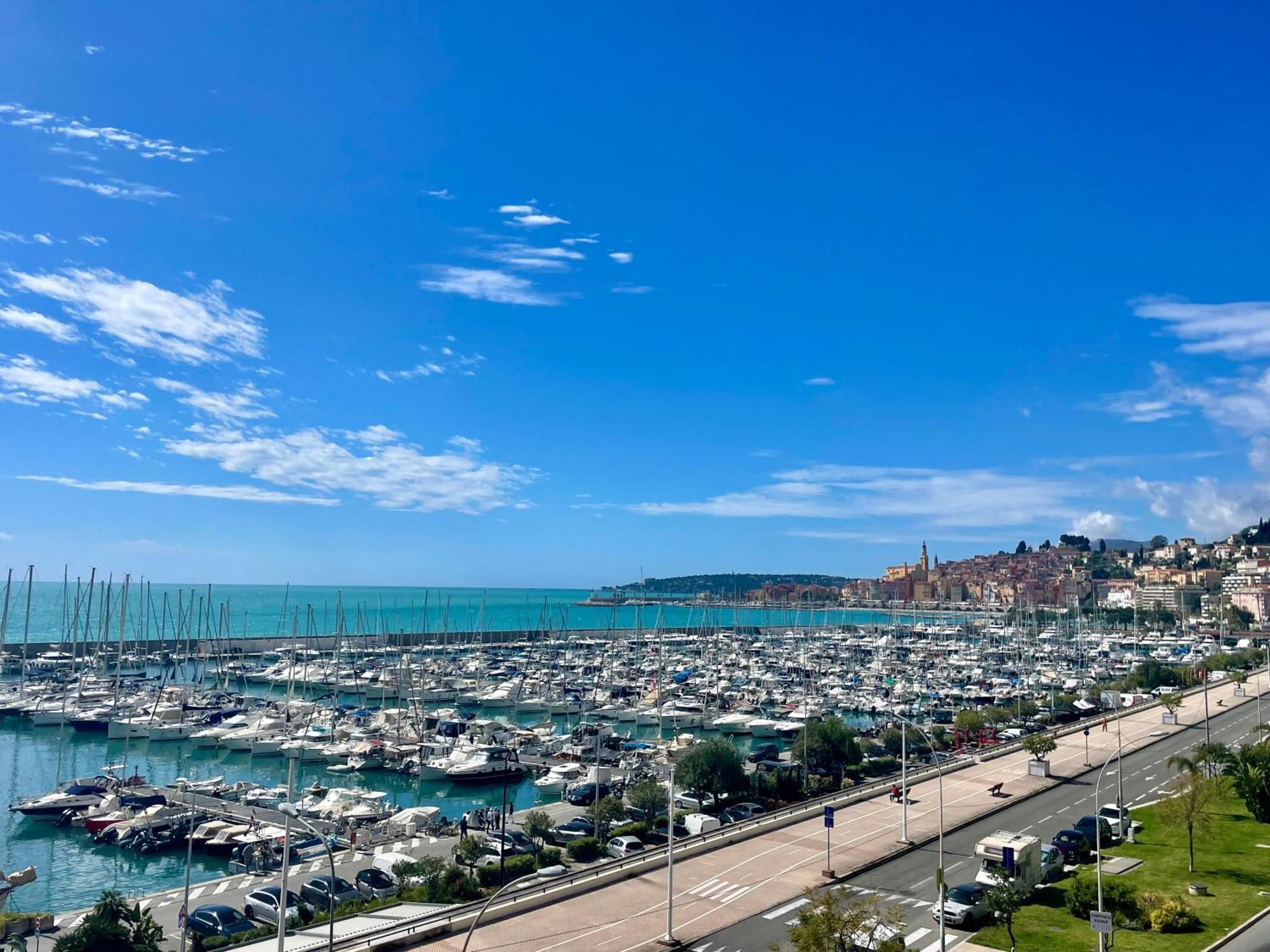 Superbe Appartement En Bord De Mer, Pres Du Centre Et Des Plages Ментона Экстерьер фото